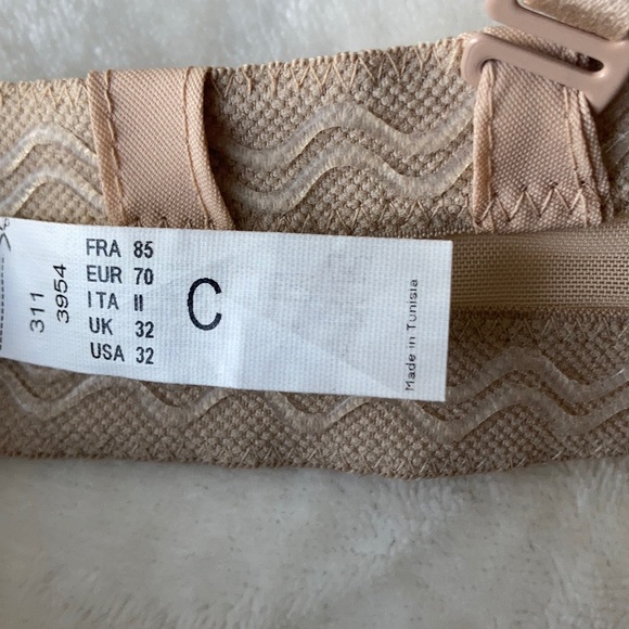 Chantelle convertible strapless push up bra - Picture 9 of 10